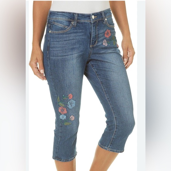 Bandolino Floral Embroidered Denim Capris - Picture 1 of 6